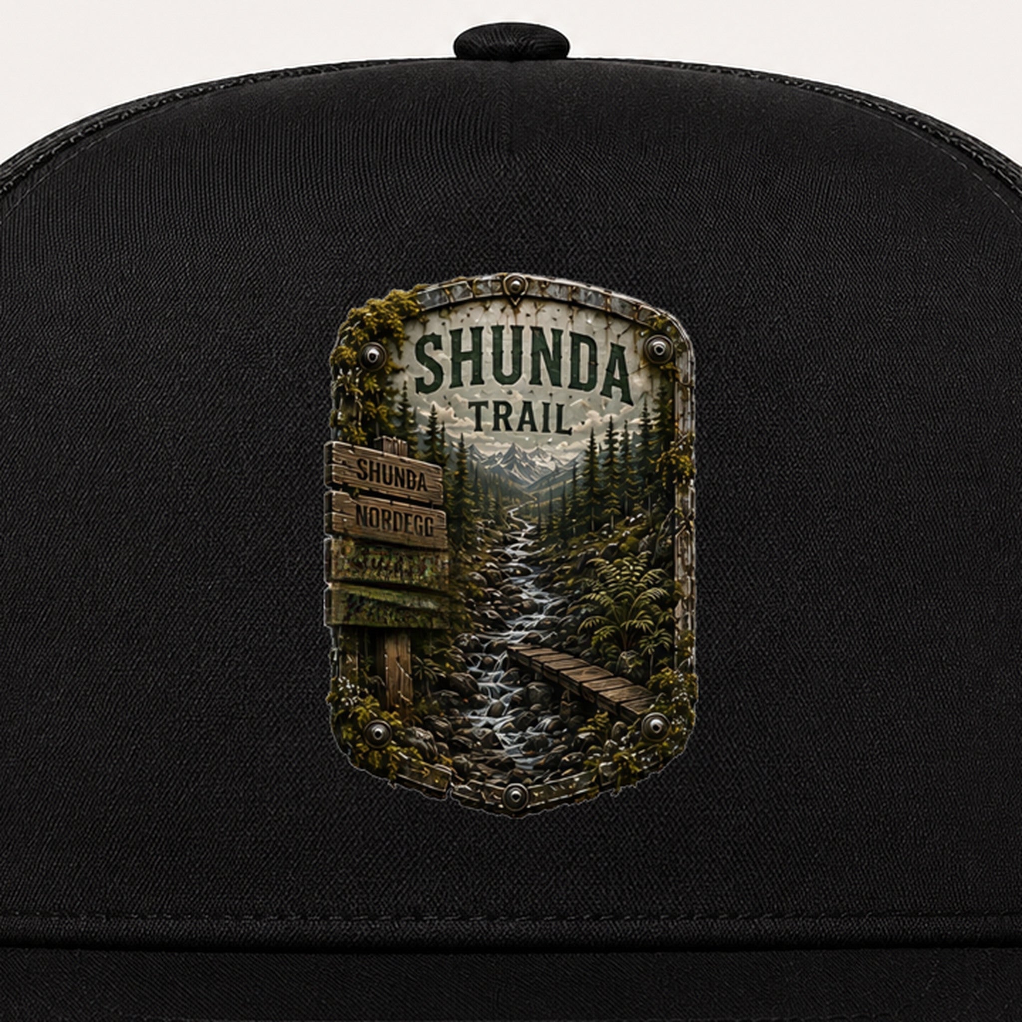 Shunda Trail Trail Relics Flat-Brim Cap — front decoration close-up