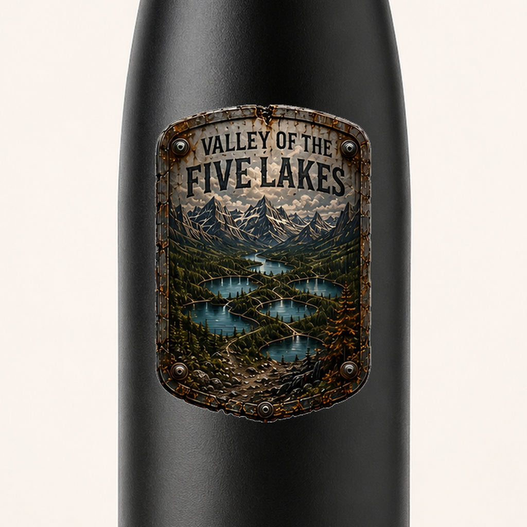 Valley of the Five Lakes Trail Relics Insulated Sport Bottle — UV-print close-up