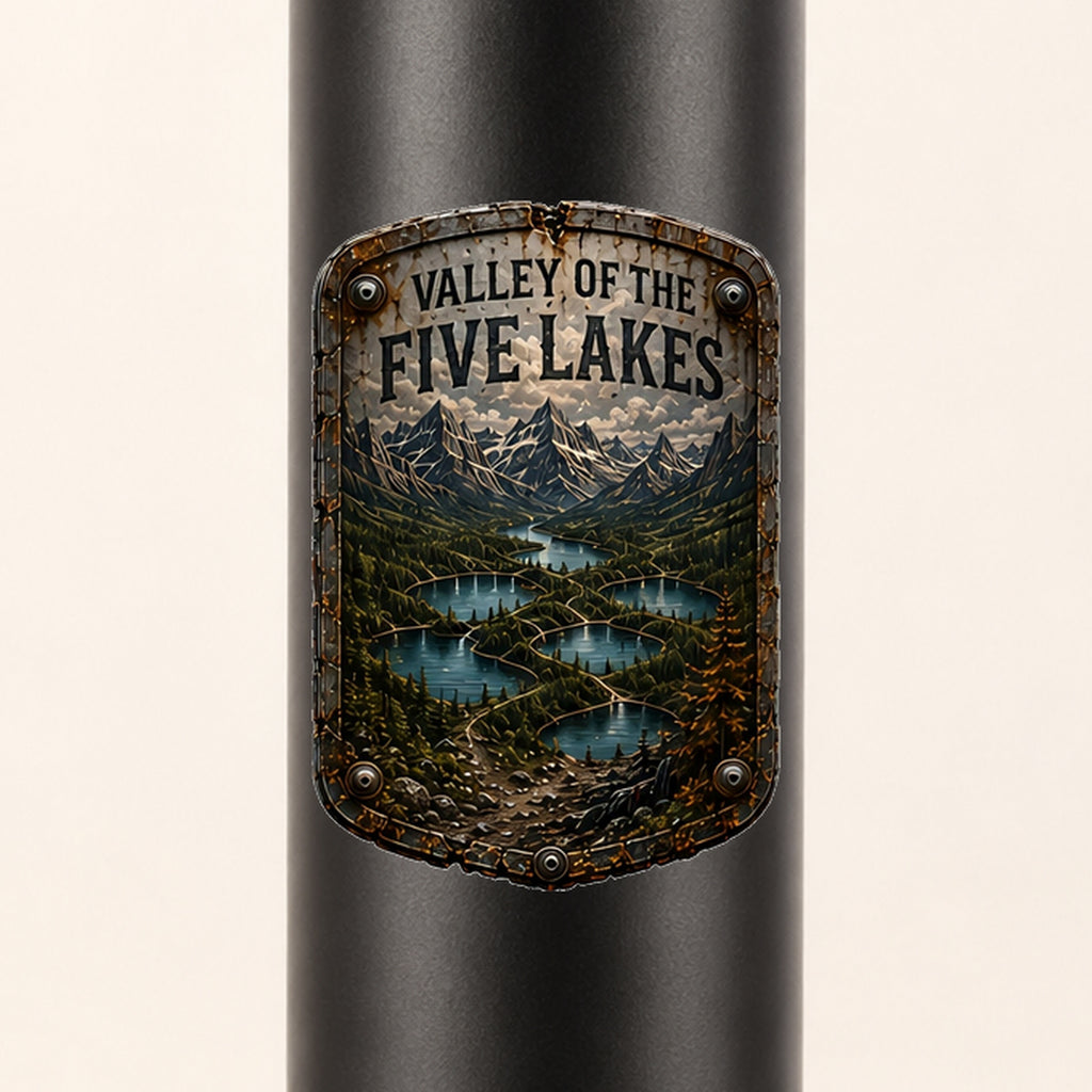 Valley of the Five Lakes Trail Relics Insulated Straw Bottle — UV-print close-up